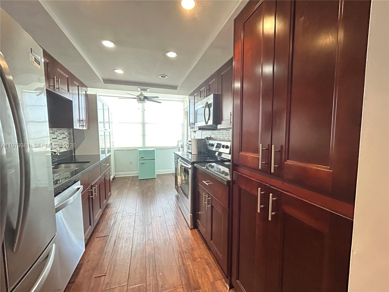 18031 Biscayne Boulevard 904 Property Photo 5