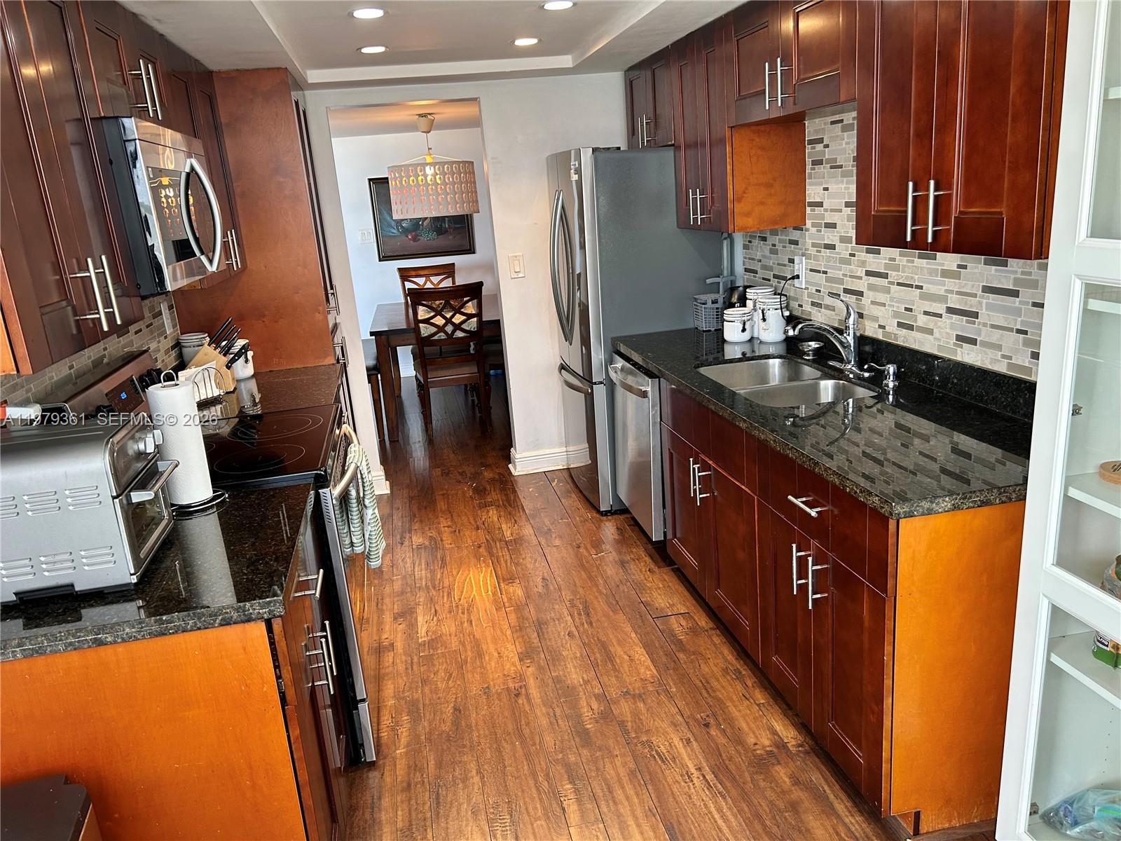 18031 Biscayne Boulevard 904 Property Photo 6