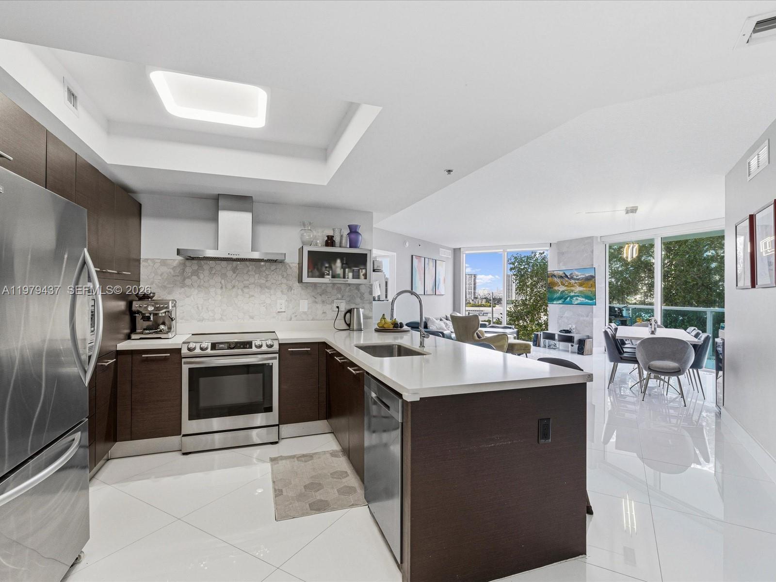200 Sunny Isles Boulevard 2-702 Property Photo 4