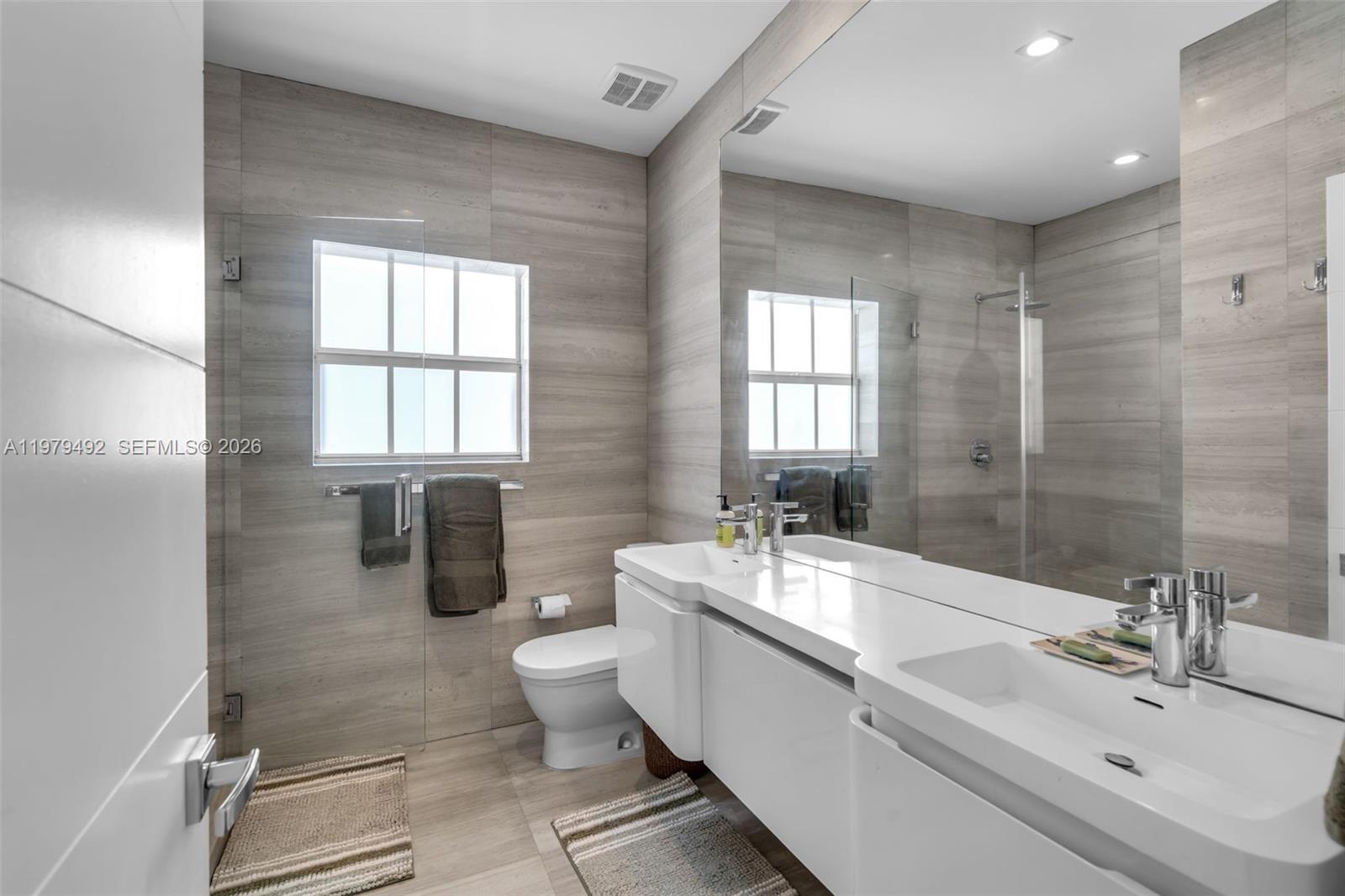 707 W 54th Street Property Photo 24