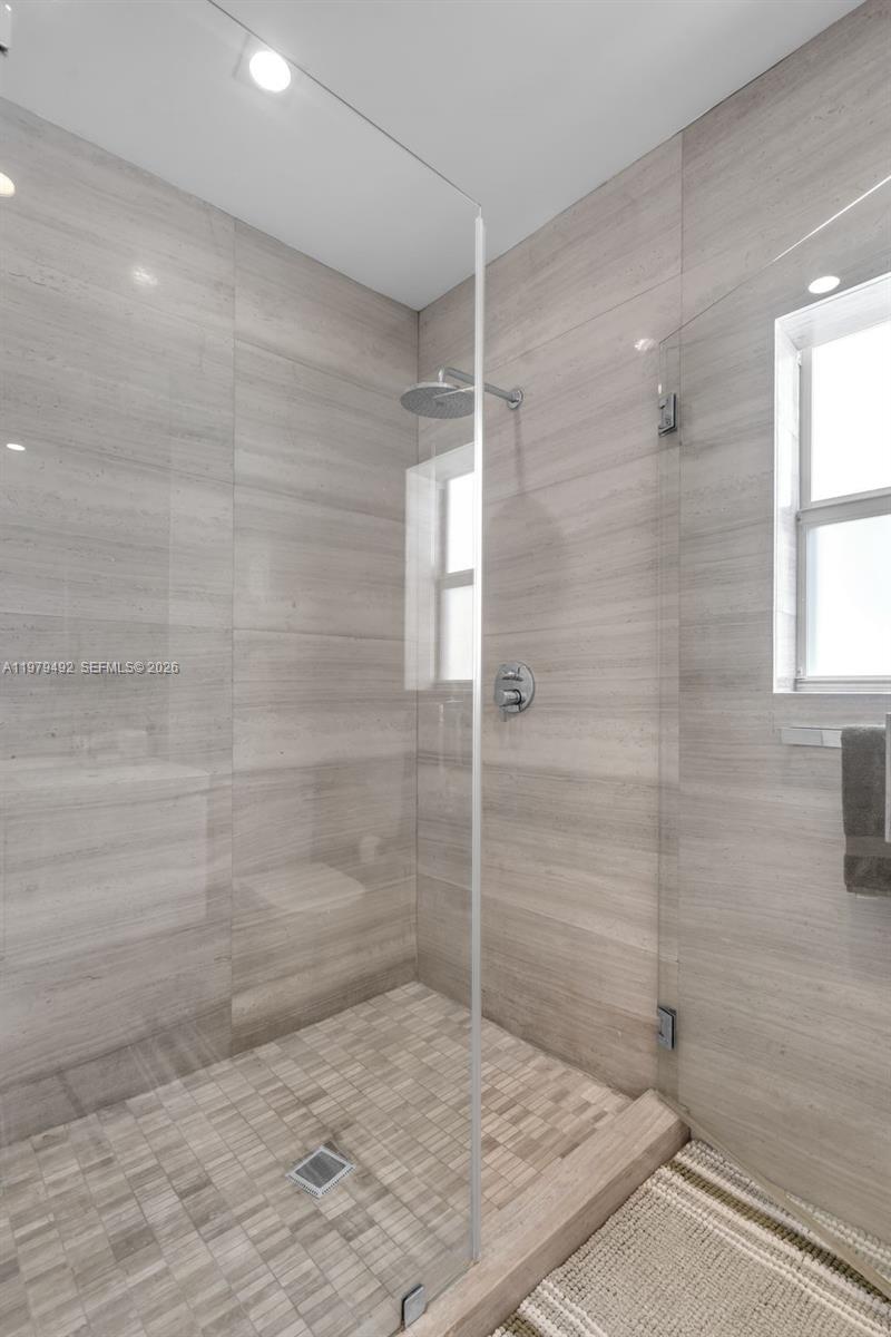 707 W 54th Street Property Photo 25