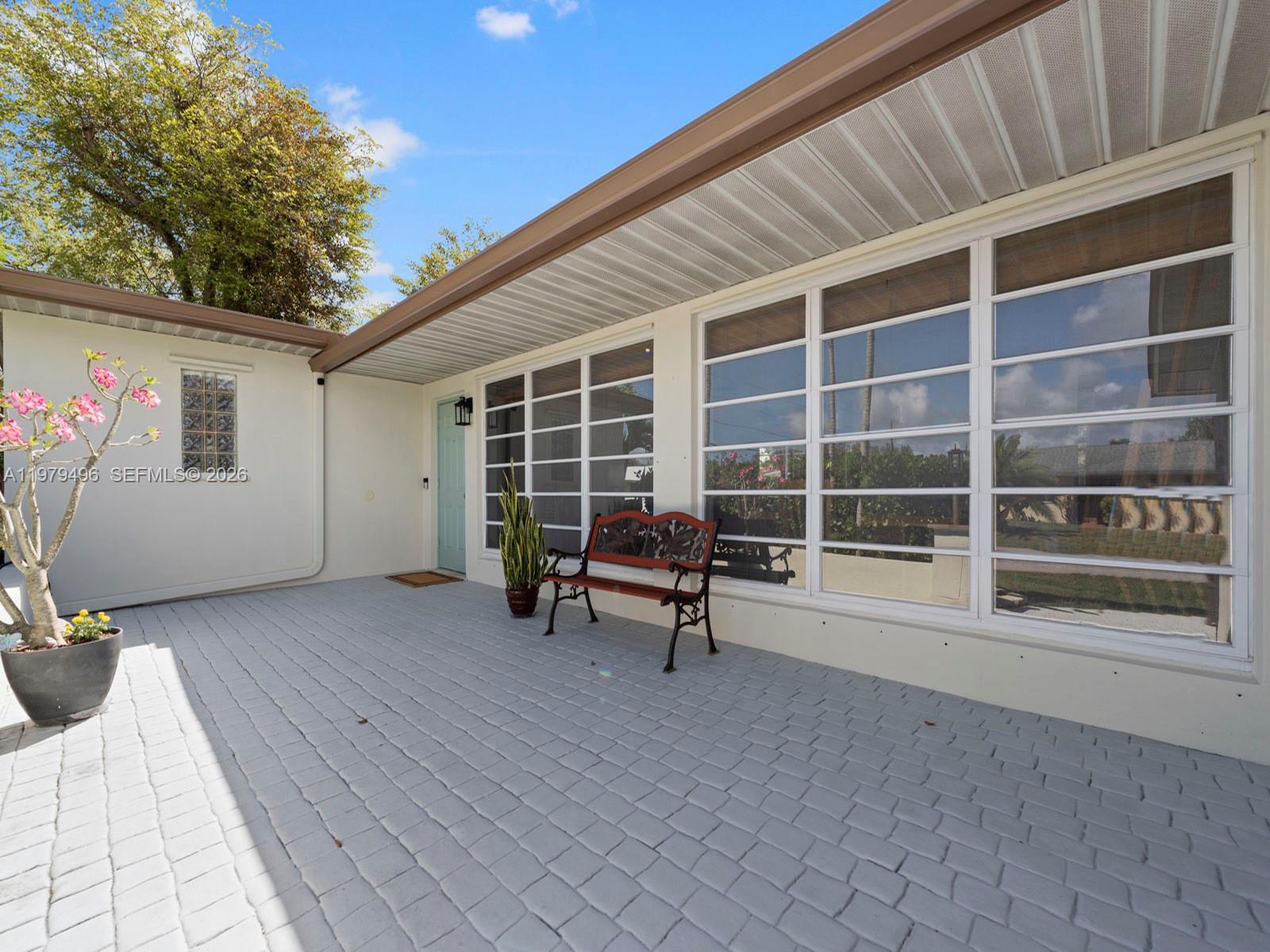 8620 Sw 185th Terrace Property Photo 4