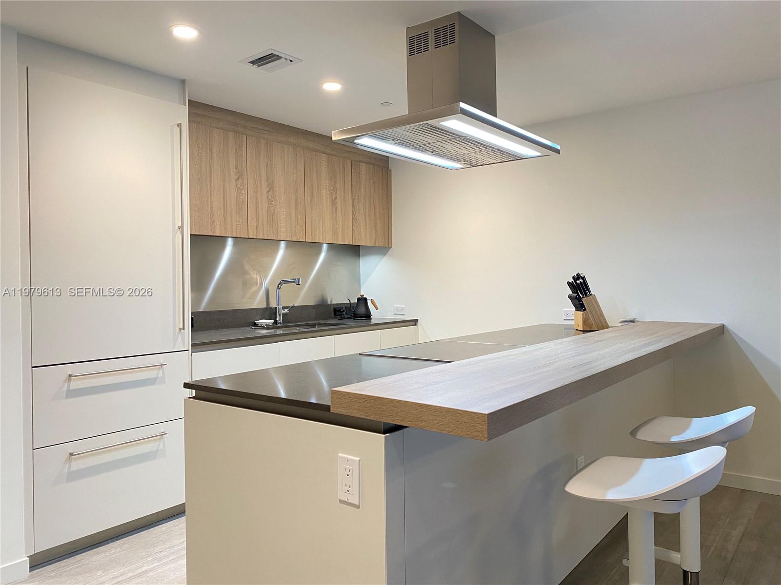 1000 Brickell Plaza 3807 Property Photo 4