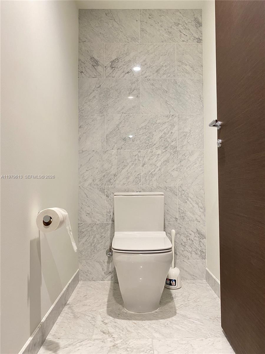 1000 Brickell Plaza 3807 Property Photo 15