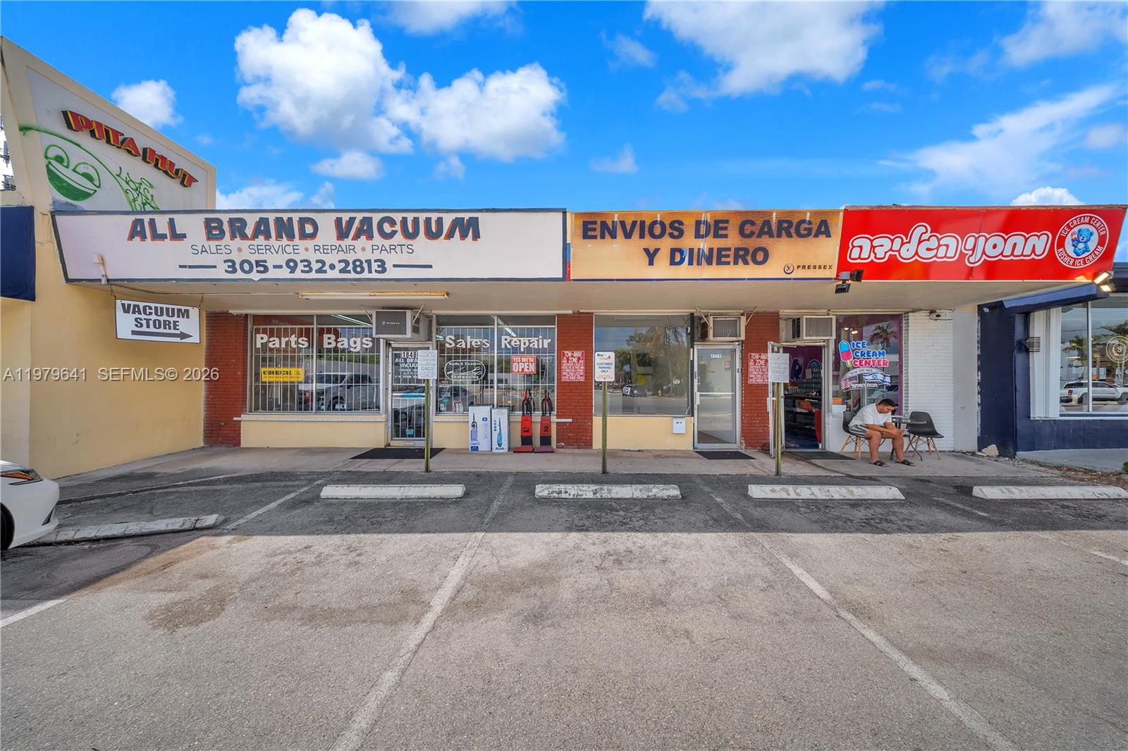 18480 W Dixie Highway Property Photo 1