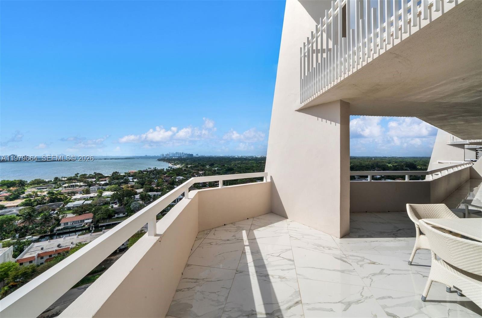 2000 Towerside Terrace Ph2 Property Photo 30