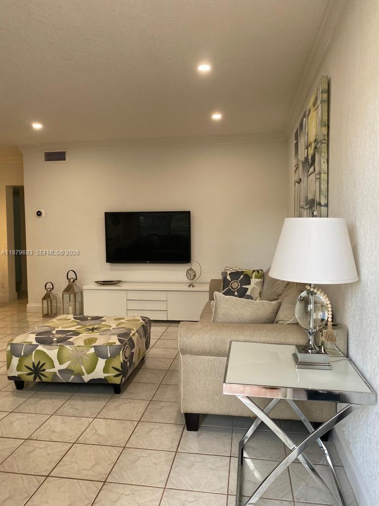 2200 S Ocean Drive N205 Property Photo 2