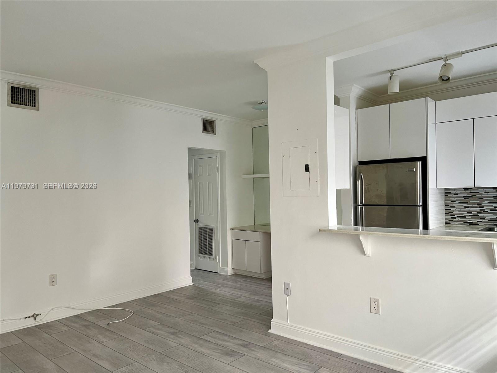 1551 Michigan Avenue 13 Property Photo 3