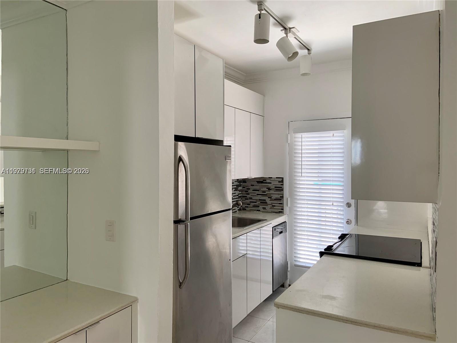 1551 Michigan Avenue 13 Property Photo 7