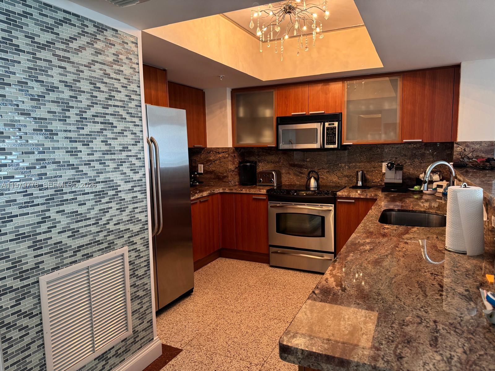 16699 Collins Avenue 2710 Property Photo 5