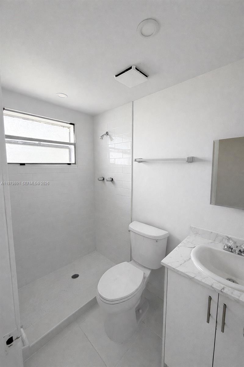 1077 Nw 45th Avenue 0 Property Photo 4