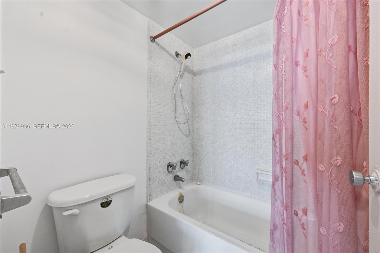 9225 Collins Avenue 610 Property Photo 22