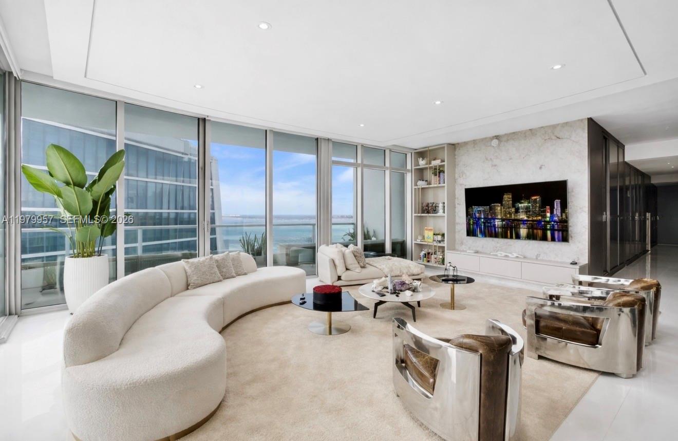 900 Biscayne Boulevard Ph6109 Property Photo 1