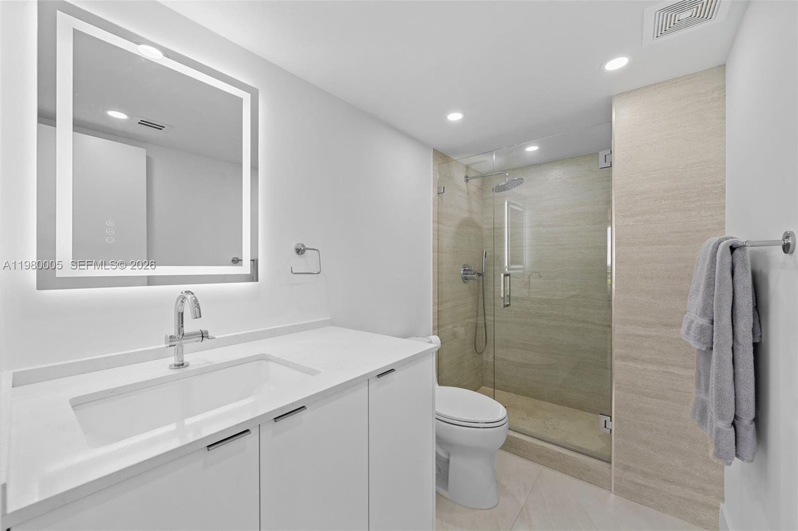 2843 S Bayshore Drive 5f Property Photo 15