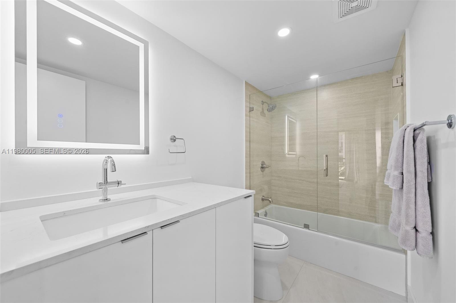 2843 S Bayshore Drive 5f Property Photo 17