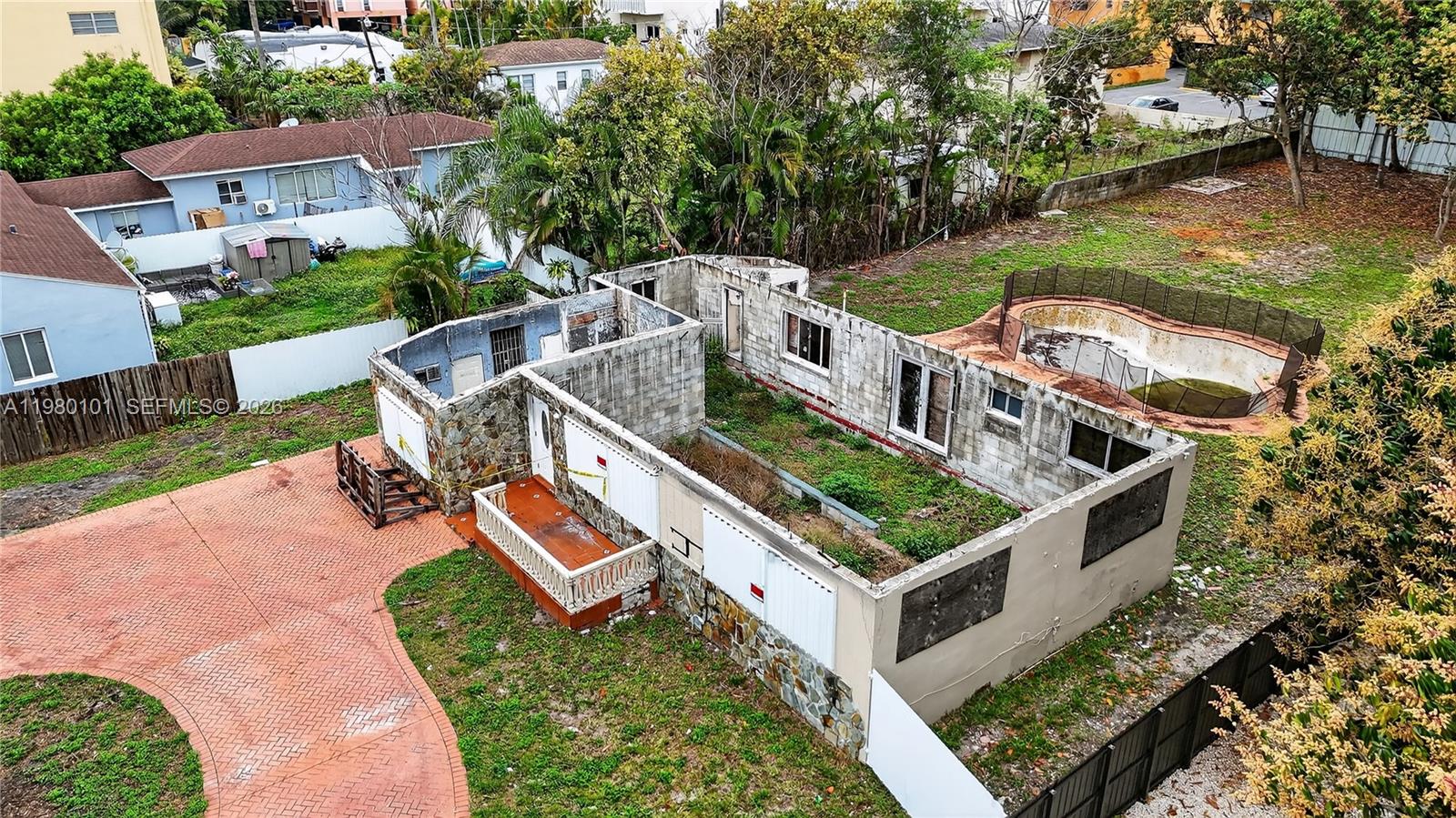 12395 Griffing Boulevard Property Photo 1