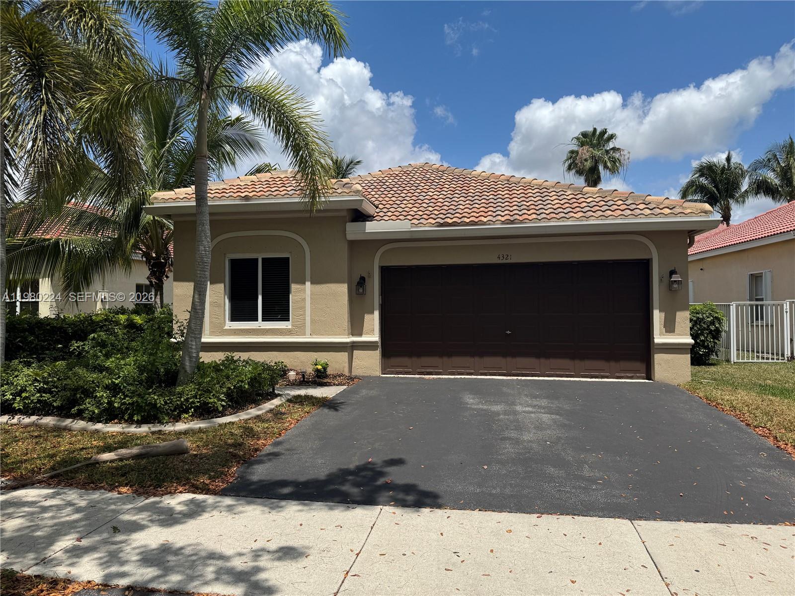 4321 Willow Ridge Drive Property Photo 3