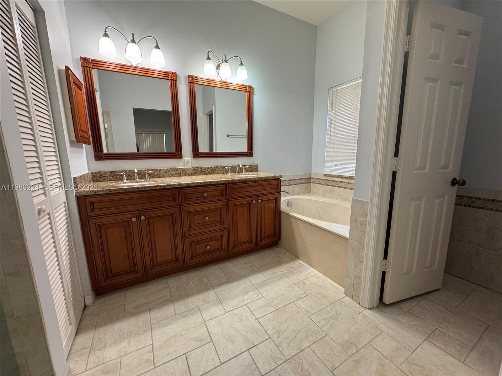 4321 Willow Ridge Drive Property Photo 14