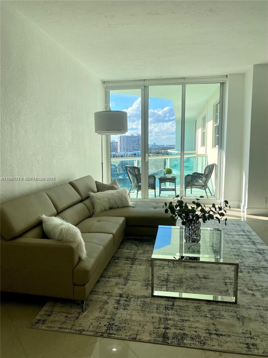 3801 S Ocean Drive Ph16s Property Photo 4