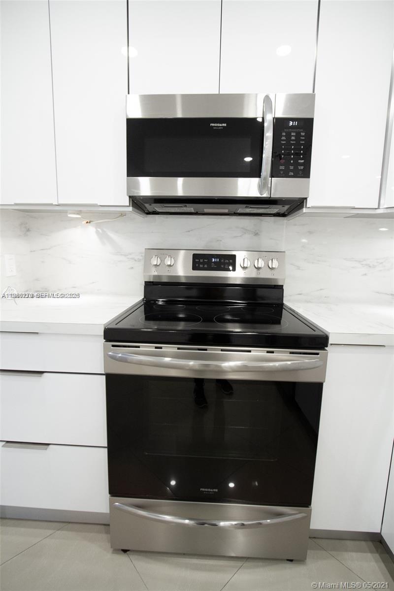 3801 S Ocean Drive Ph16s Property Photo 8