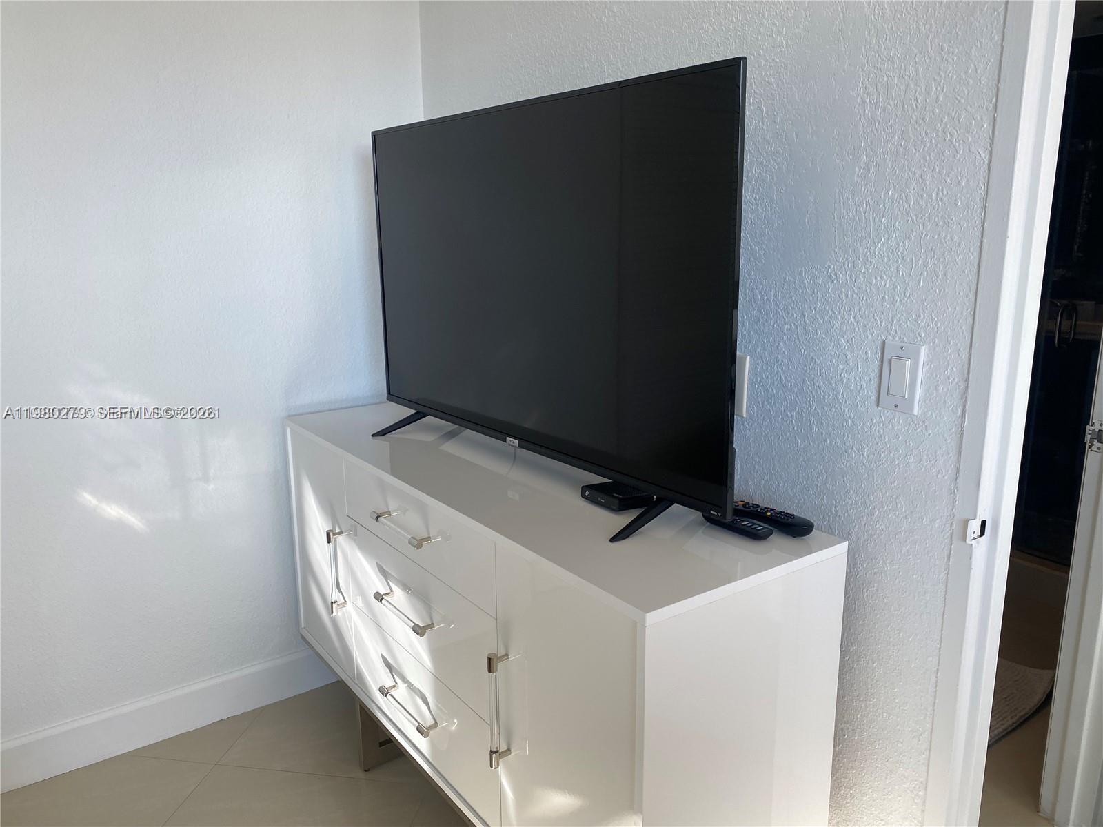 3801 S Ocean Drive Ph16s Property Photo 17