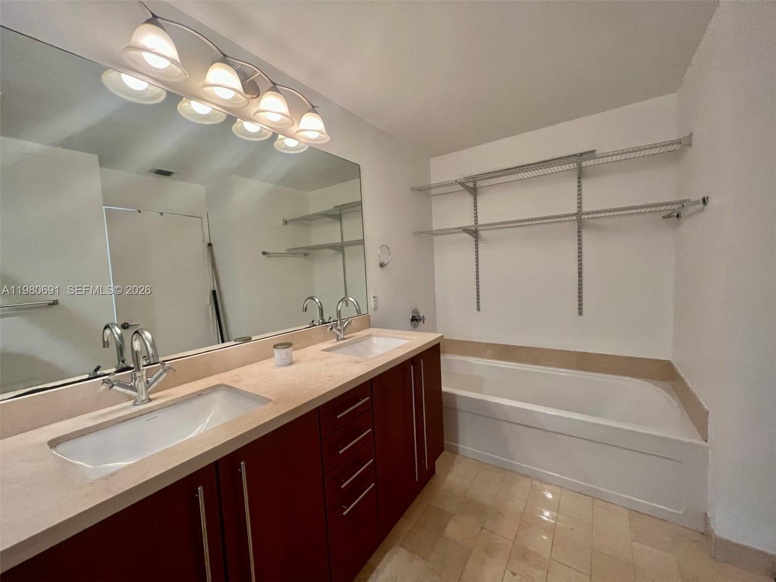 1111 Sw 1st Avenue 3223 Property Photo 8