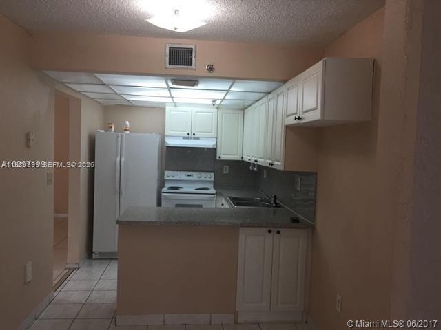 17890 W Dixie Highway 106 Property Photo 7