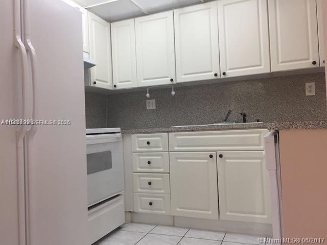 17890 W Dixie Highway 106 Property Photo 8