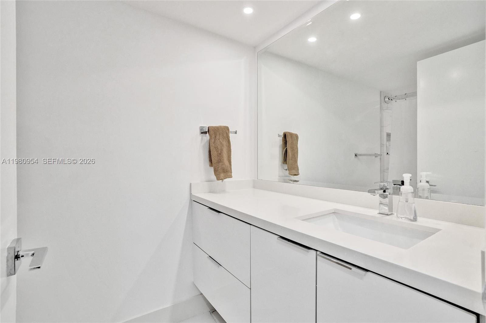1201 S Ocean Drive 1407s Property Photo 25
