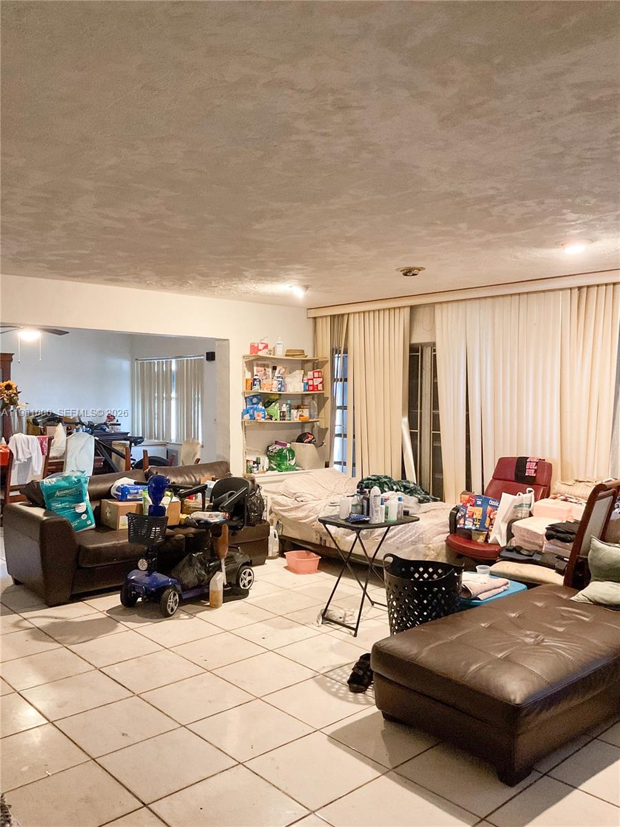 2515 Sw 44th Avenue Property Photo 1