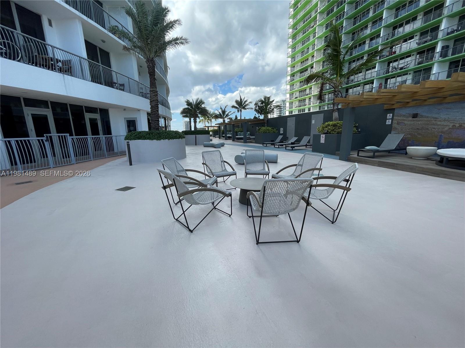 1750 N Bayshore Drive 2814 Property Photo 17