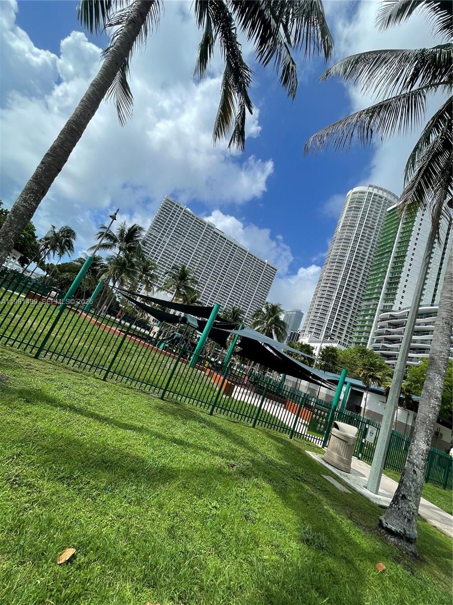 1750 N Bayshore Drive 2814 Property Photo 19