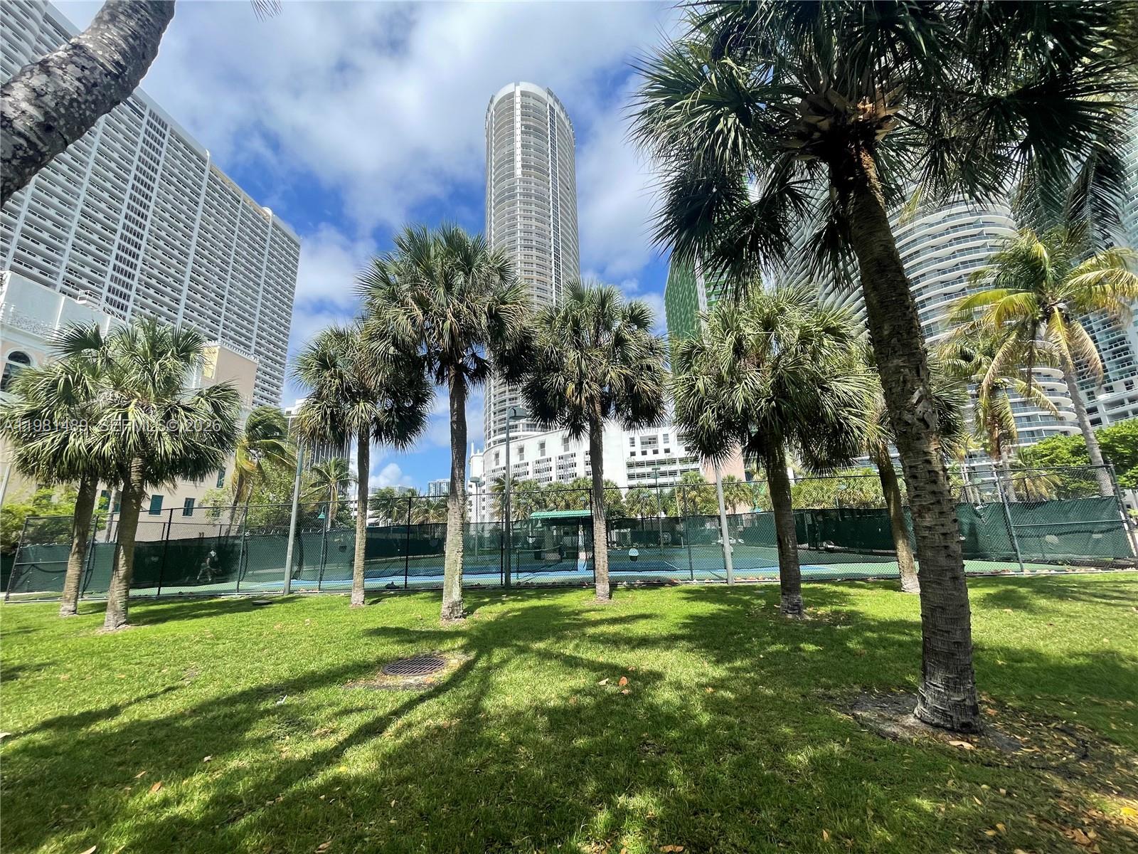 1750 N Bayshore Drive 2814 Property Photo 37