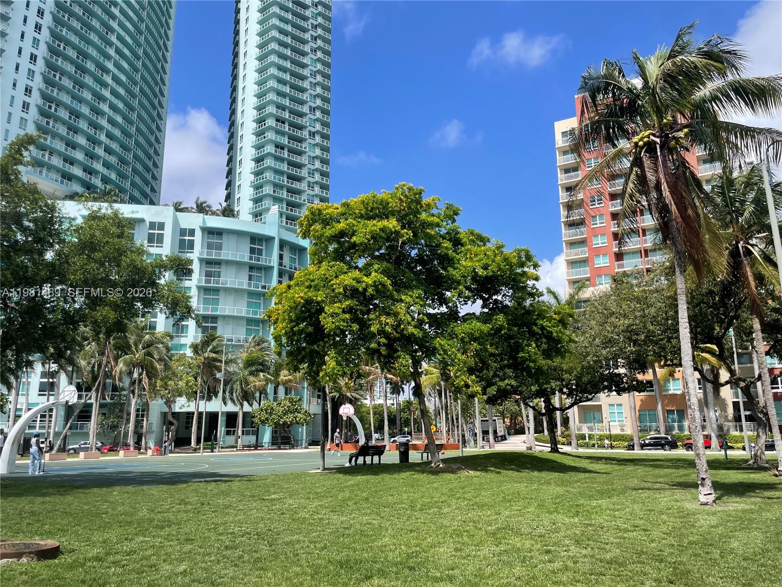 1750 N Bayshore Drive 2814 Property Photo 41