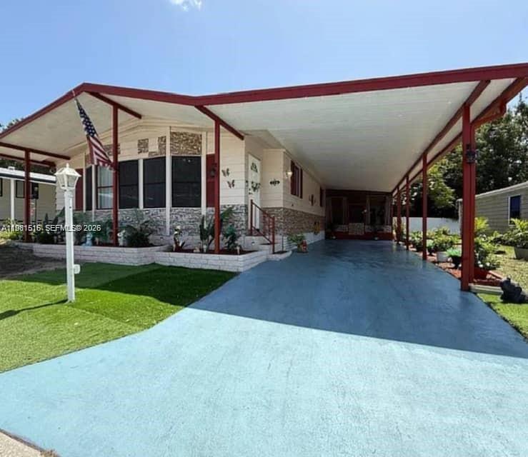 215 Laurelcrest Cir Valrico Property Photo 1