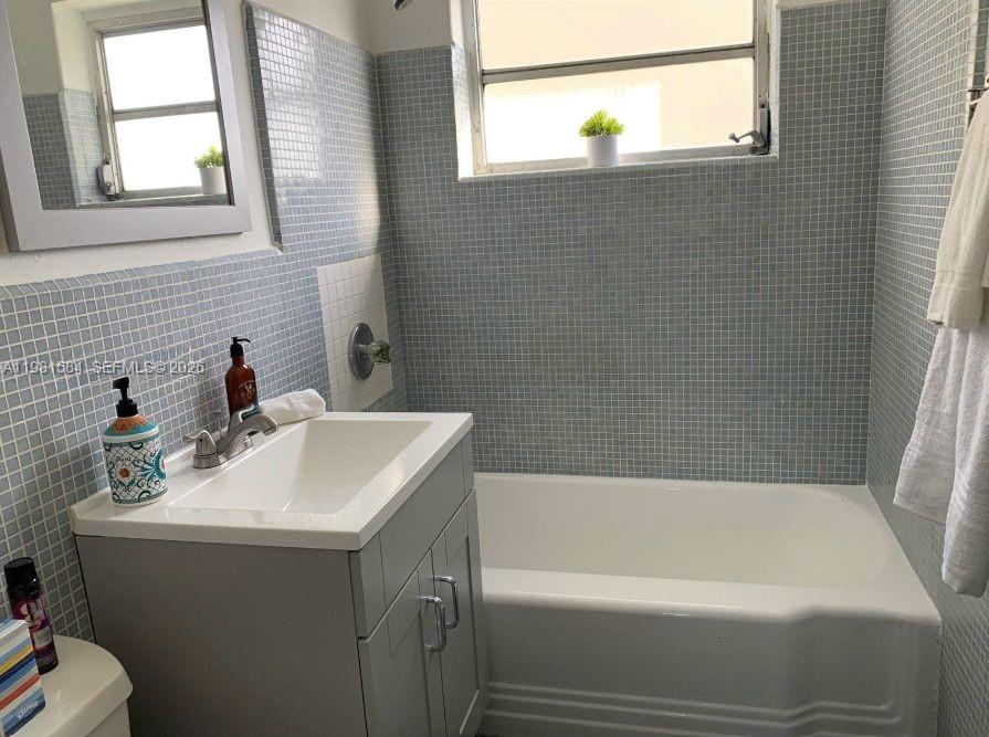 424 Ne 82nd Street 4c Property Photo 11