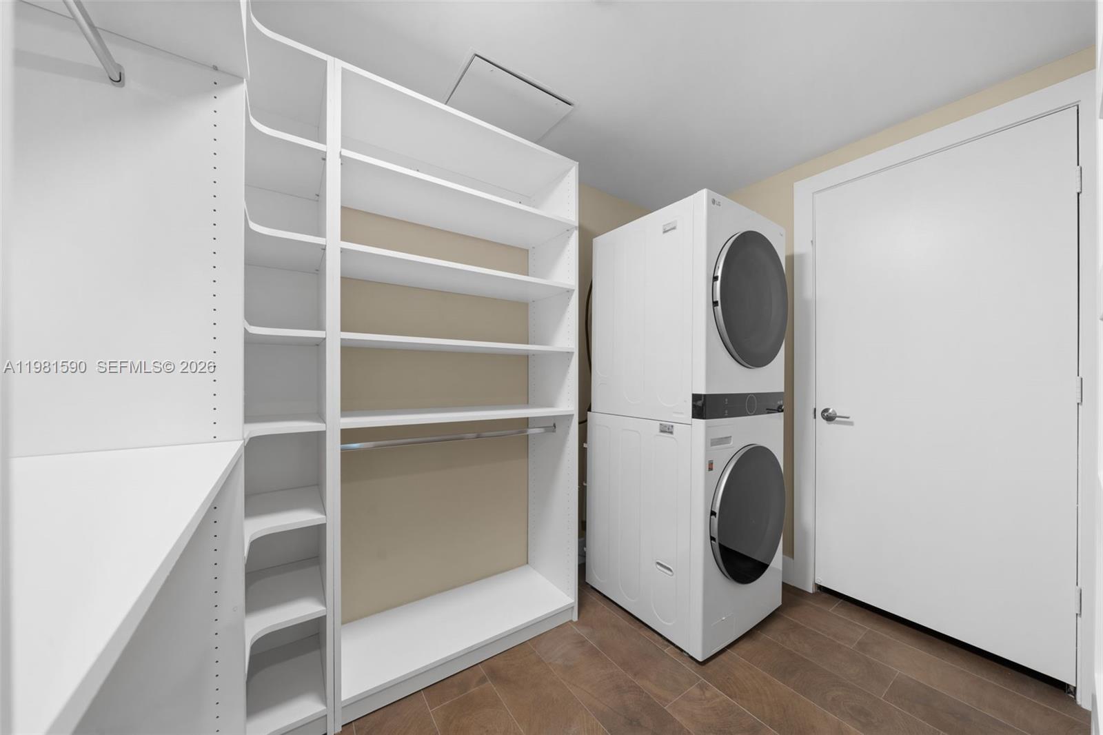 A11981590 Property Photo 22