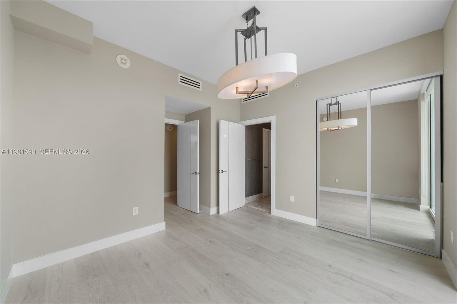 A11981590 Property Photo 24