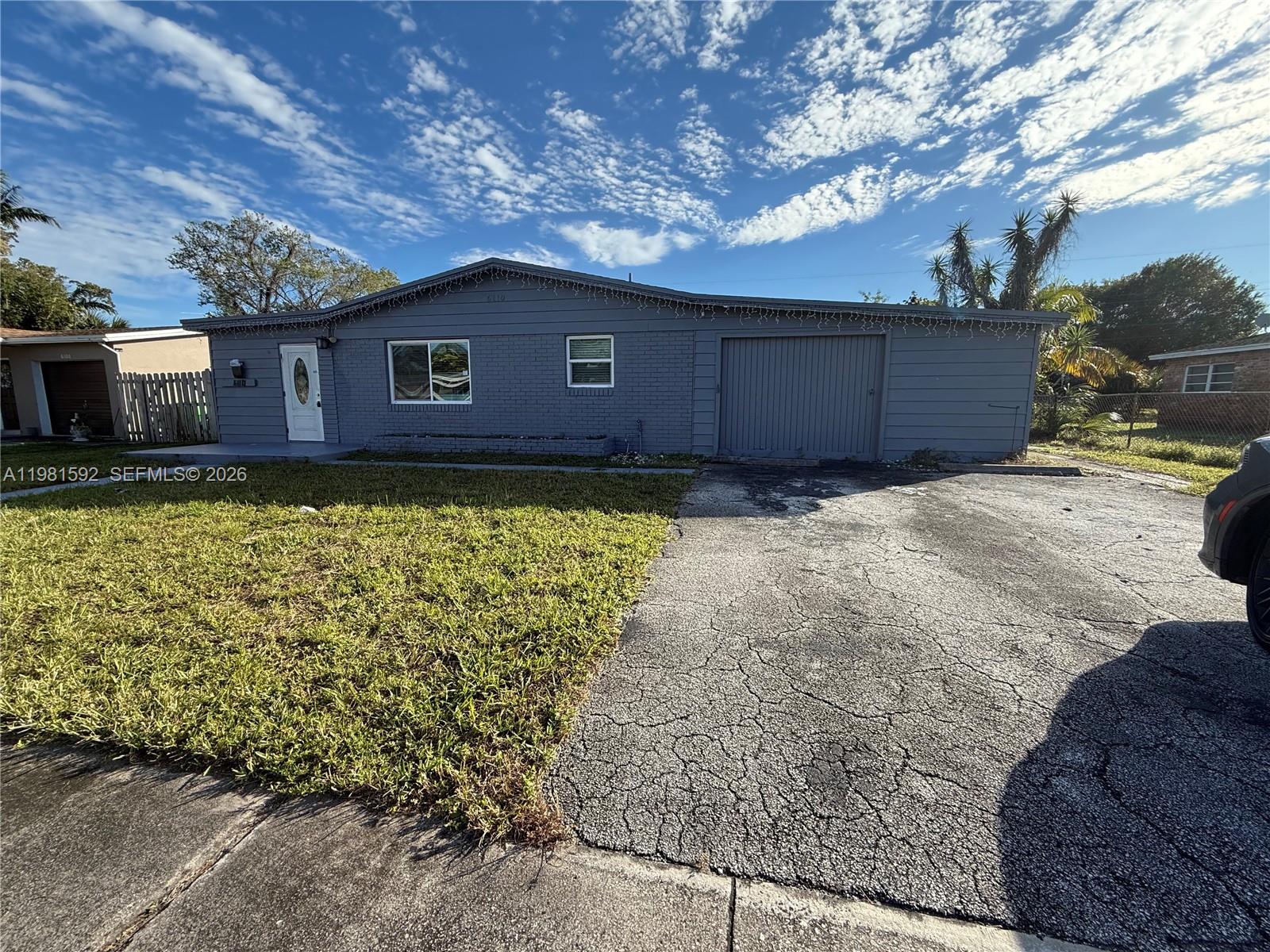A11981592 Property Photo 1