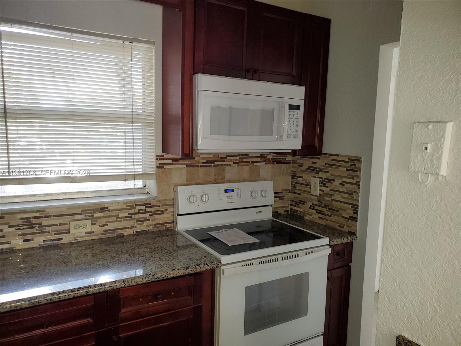 3212 Nw 102nd Terrace 203-f Property Photo 11