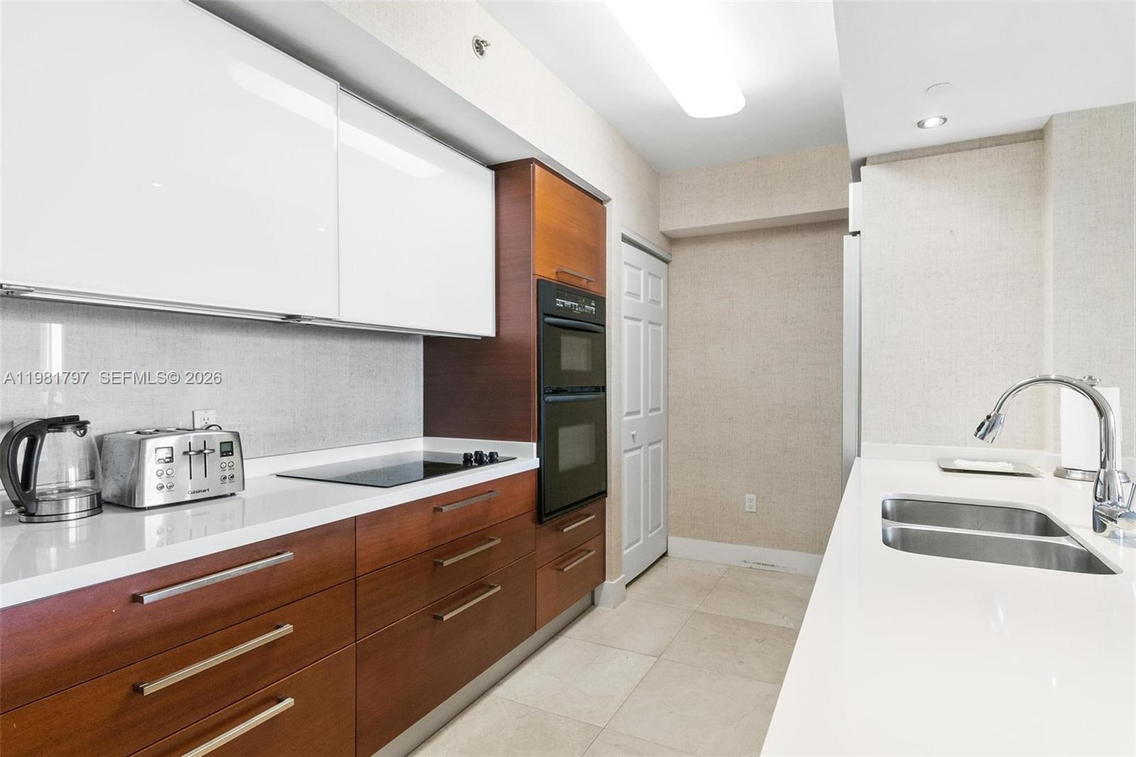 1830 S Ocean Drive 2904 Property Photo 8