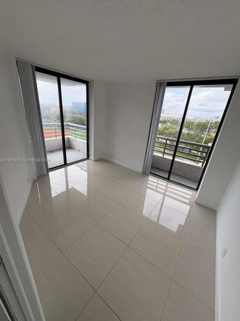 3300 Ne 191st Street 801 Property Photo 16