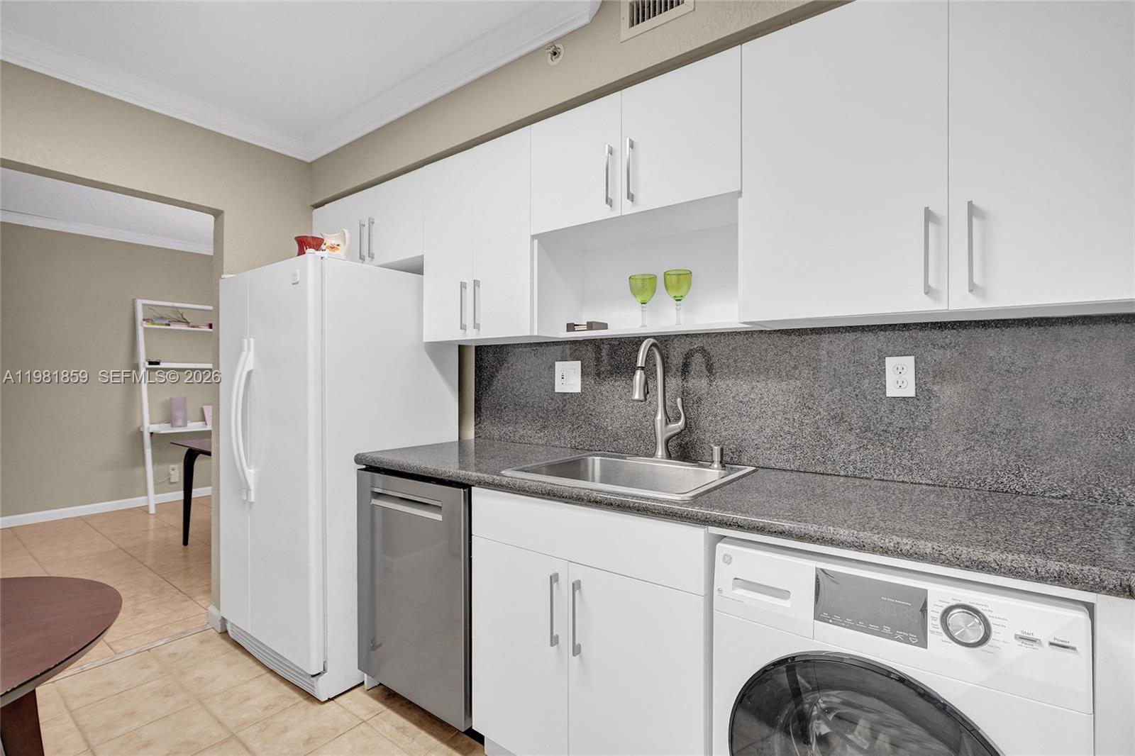 2501 S Ocean Drive 618 (available March 31) Property Photo 16