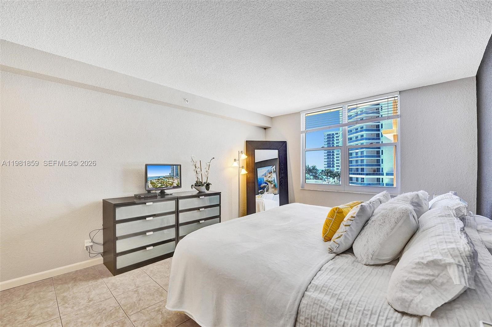 2501 S Ocean Drive 618 (available March 31) Property Photo 18