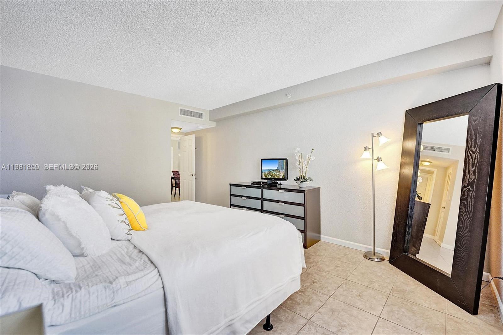 2501 S Ocean Drive 618 (available March 31) Property Photo 19
