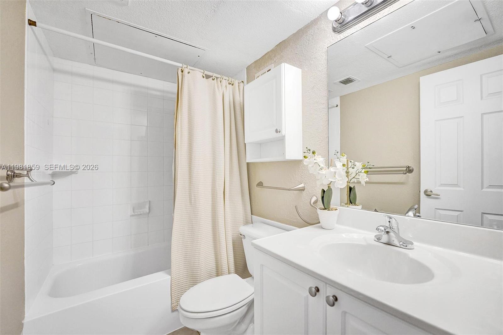 2501 S Ocean Drive 618 (available March 31) Property Photo 21