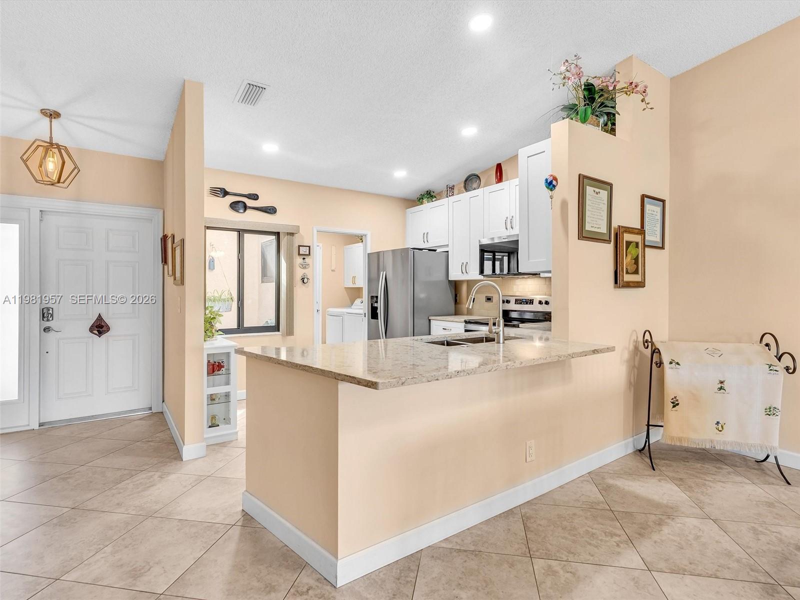 8111 Songbird Terrace B Property Photo 9