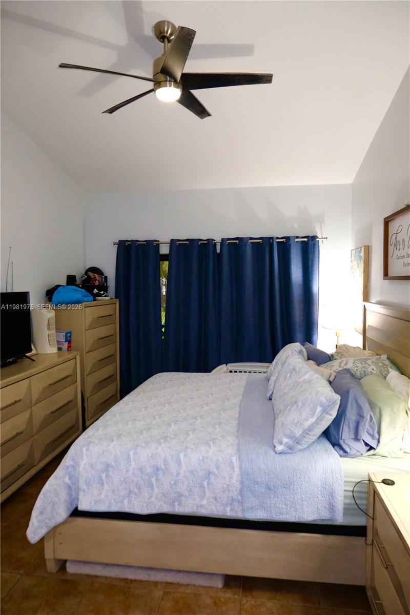 1021 Nw 79th Avenue Property Photo 12