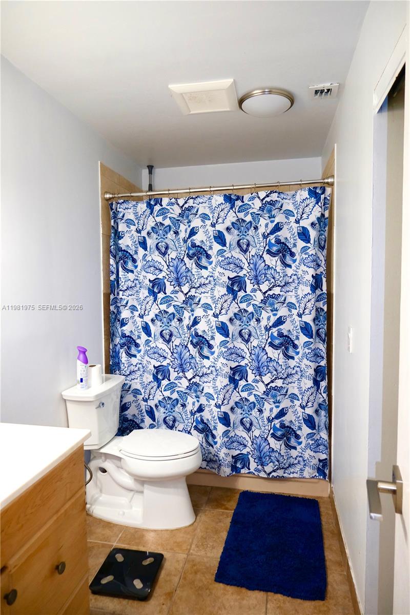 1021 Nw 79th Avenue Property Photo 14