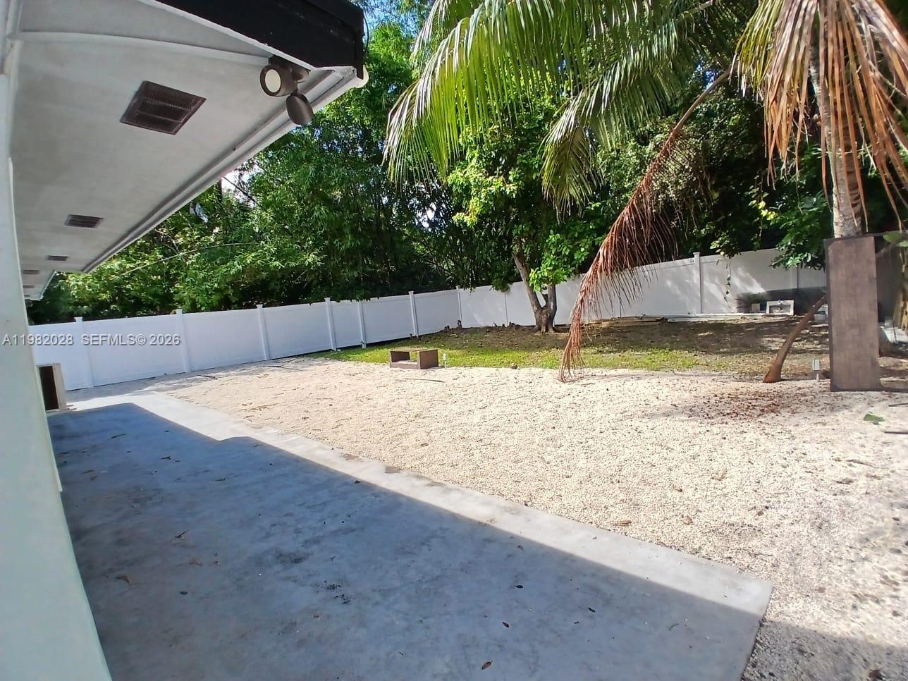1053 Ne 149th Street Property Photo 10